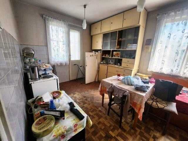 Продава се Тристаен апартамент в Търговище, Център - 78 кв.м за 1047 €/кв.м - Снимка #1