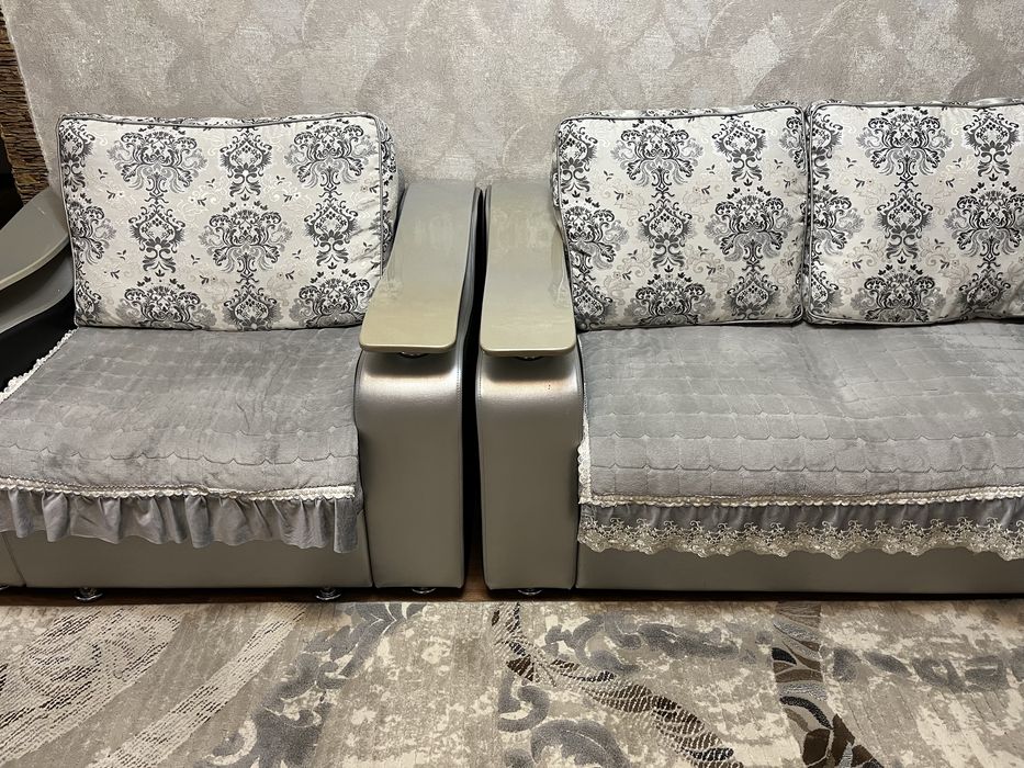 Продам диван в отличном состояний