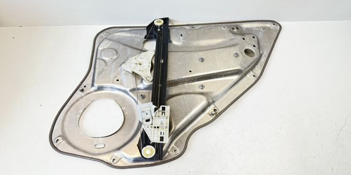 Macara geam spate stanga electrica A2125407605 Mercedes-Benz E-Class