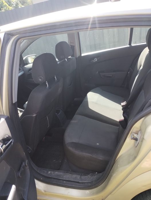 Vand sau schimb  astra h 1.4