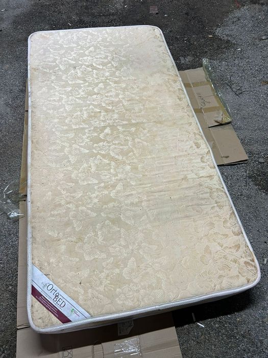 Продам Ковры , и матрас