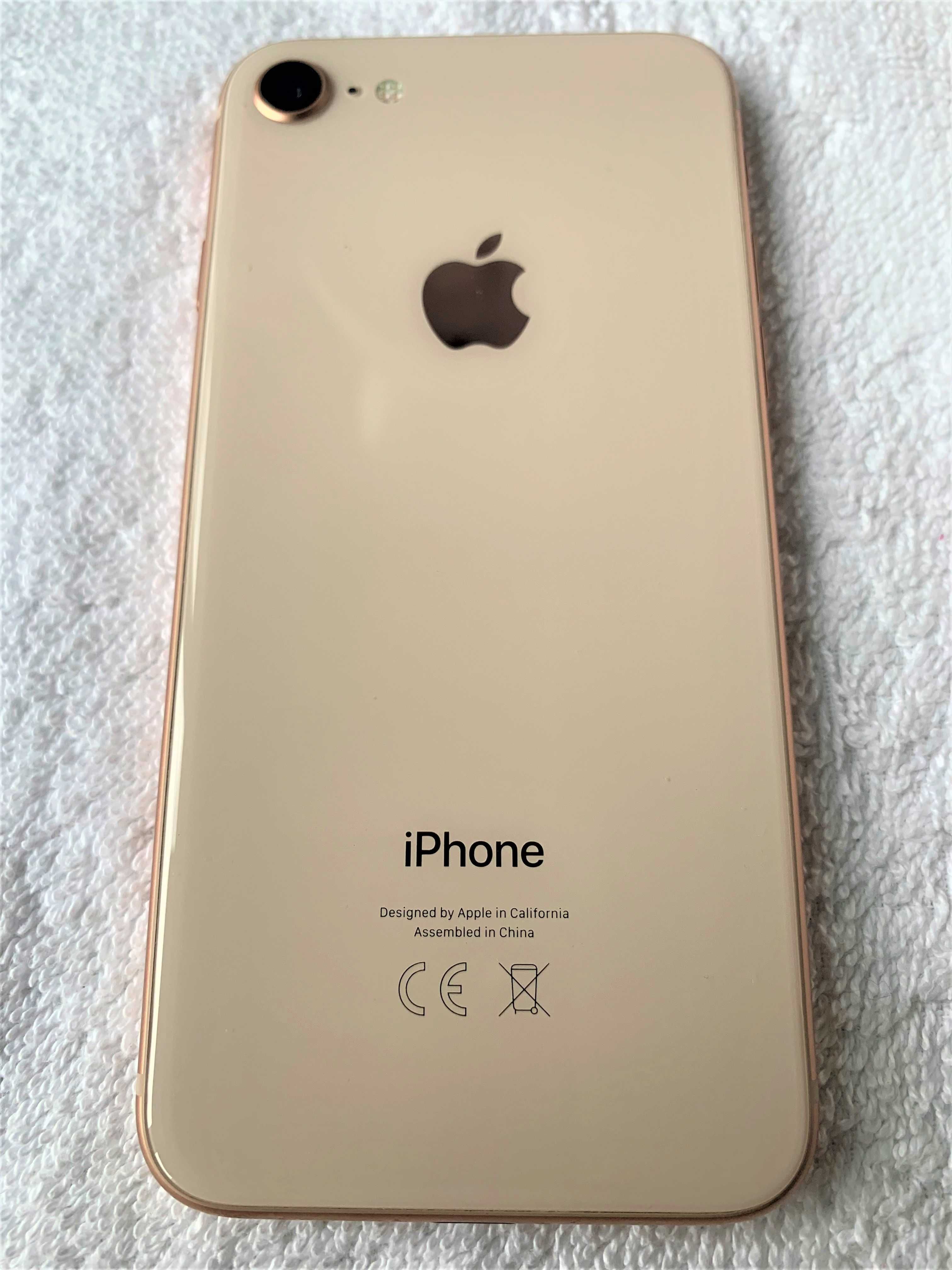 IPhone 8  64 Gb без драскотина