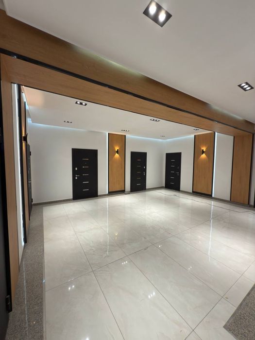 Срочна 2 хонали уй сотилади.