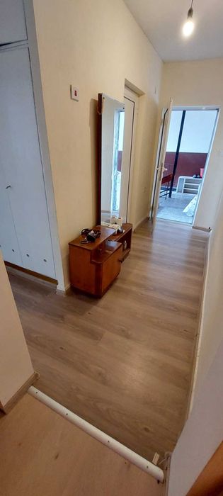 Продава се двустаен апартамент в санирана сграда в гр. Елхово
