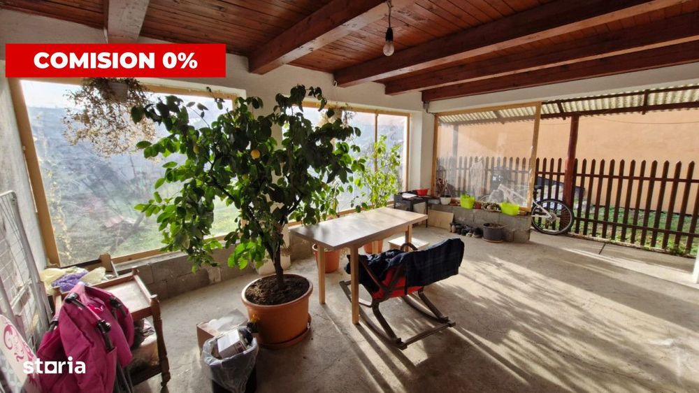 Casa Rogerius singur in curte, amenajata in doua apartamente