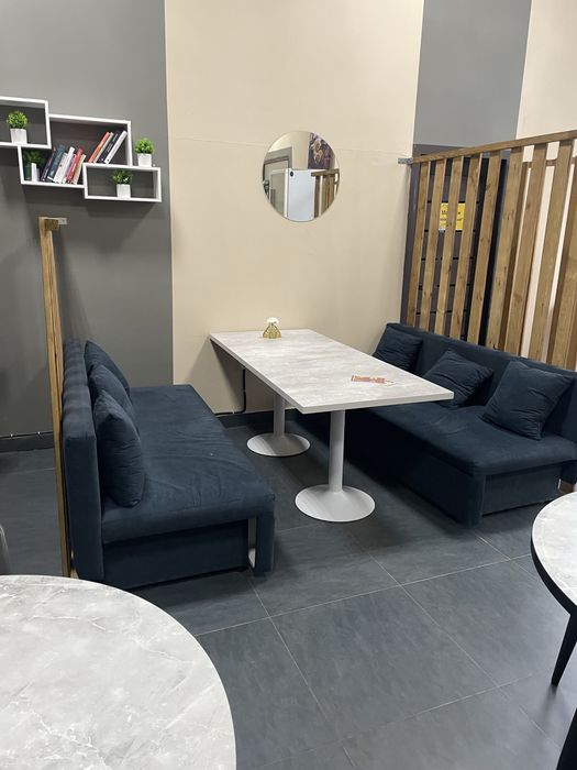 Стол стулья для кофейни