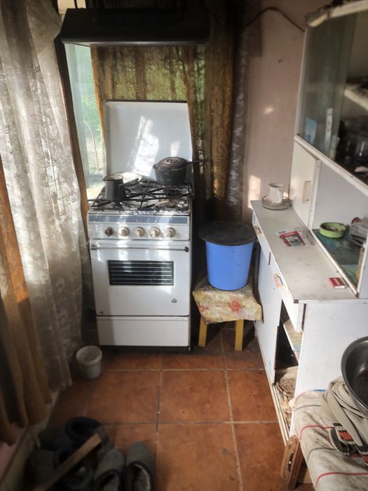 Vand casa 5camere bucatarie vara beci magazie teren