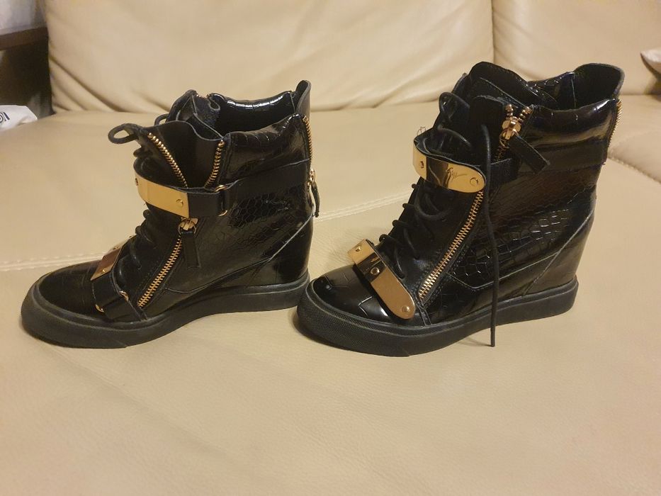 Обувки,дамски с платформа