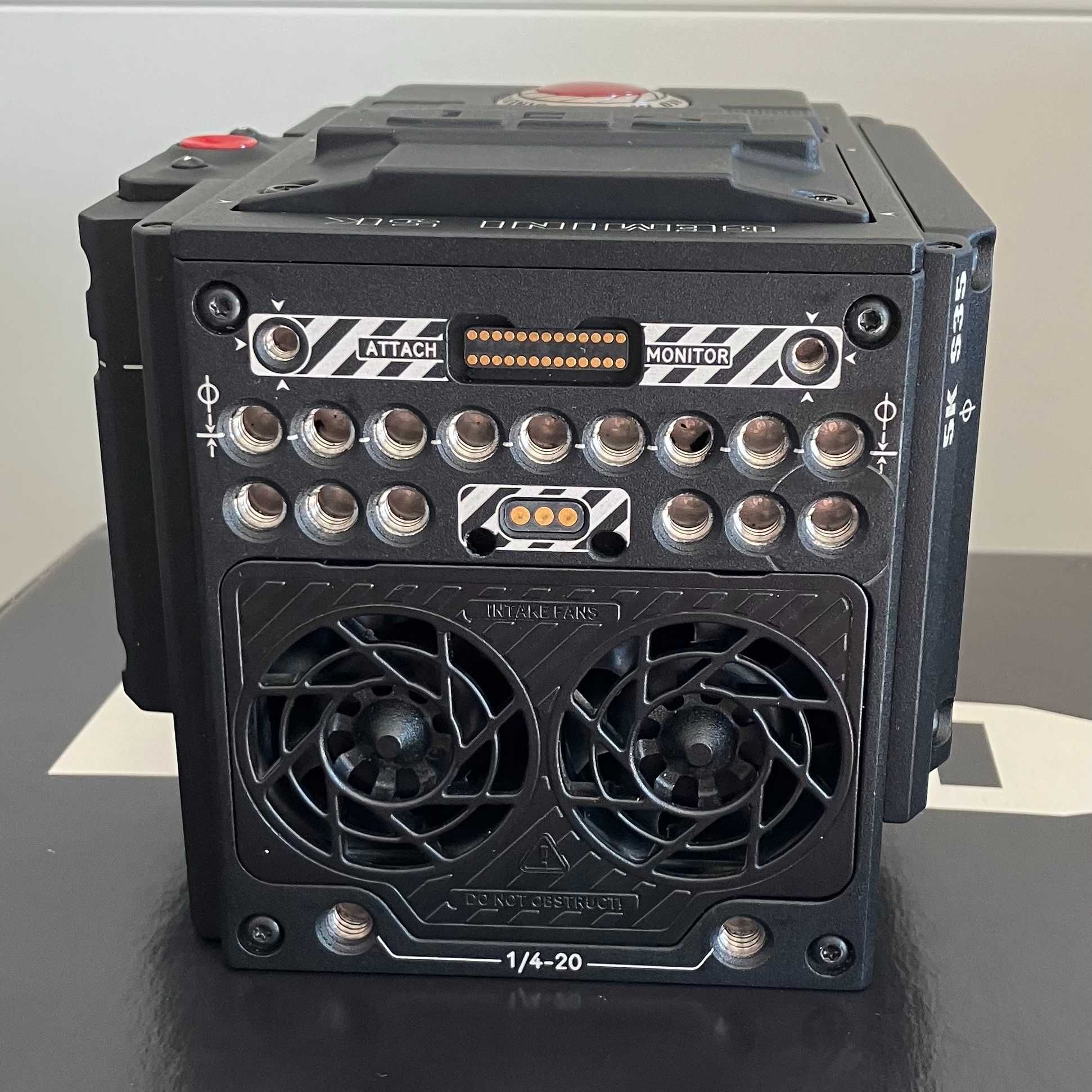Кинематографска камера RED DigitalCinemaDSMC2 със сензор GEMINI 5K S35