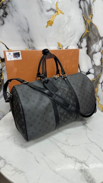 Дорожная сумка Louis Vuitton в фирменной подарочной коробке