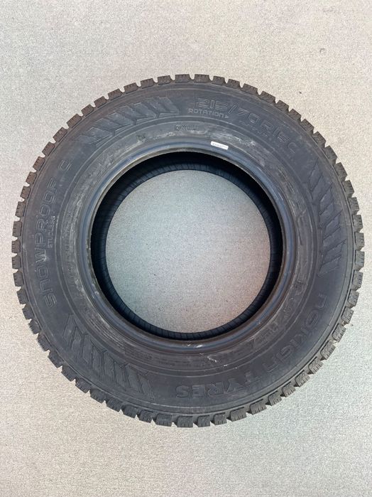 Продавам зимни гуми NOKIAN 225/70R15C Snowproof C