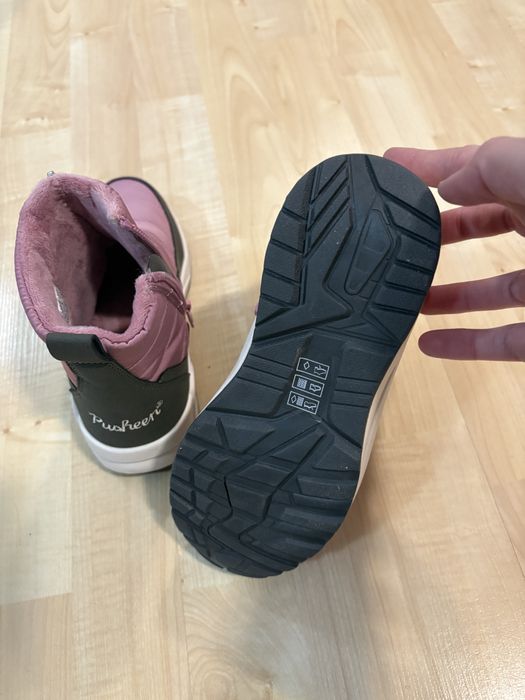 Ghete noi Reserved marimea 32 pt fete