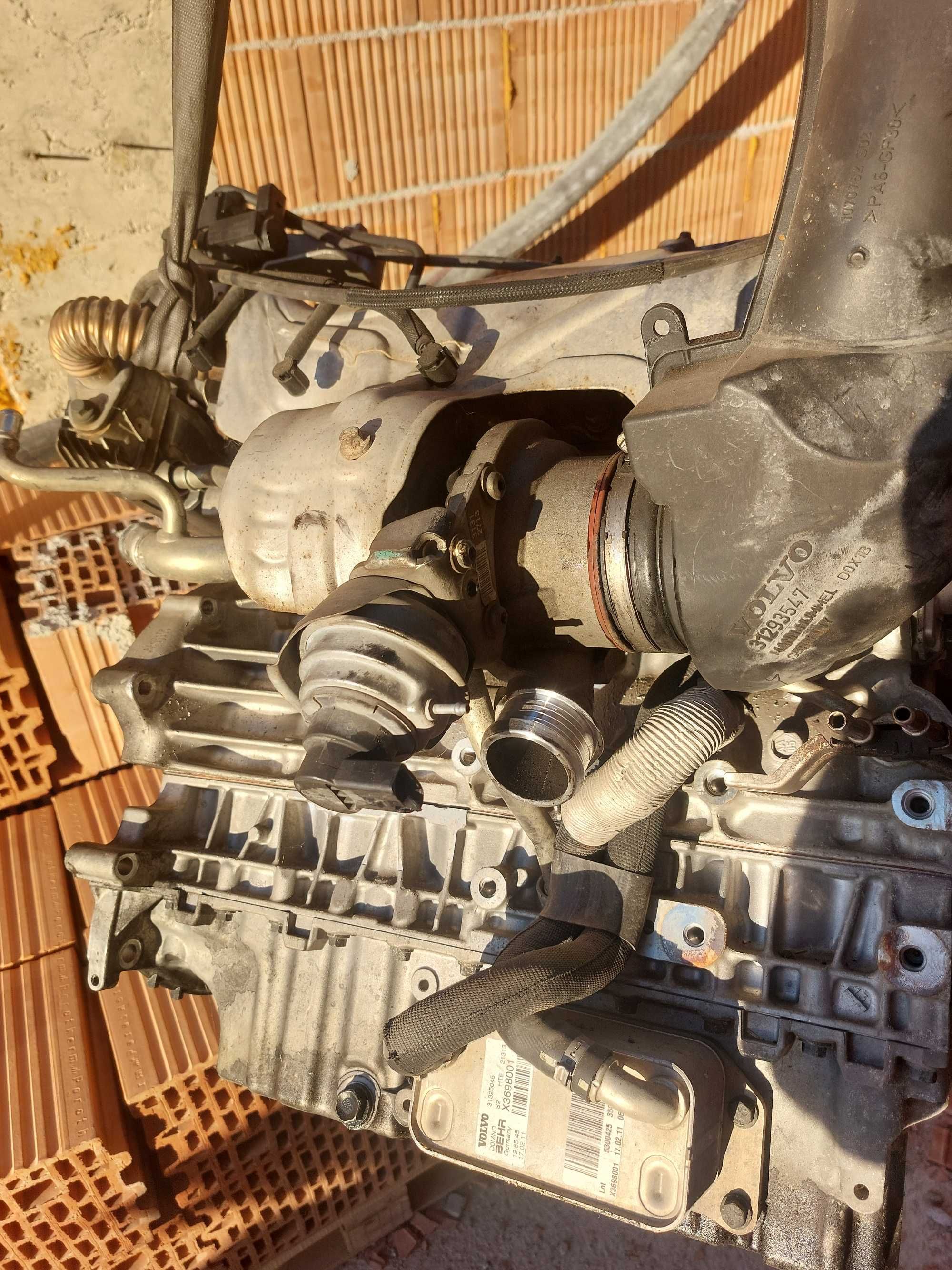 Двигател на части за Volvo 2.0diesel D3 D5204T.Щора и дясен стоп за B6