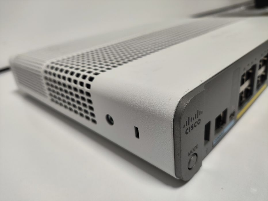 Switch Cisco 8 Porturi  WS-C2960CX-8PC-L Catalyst Administrabil 2x SFP