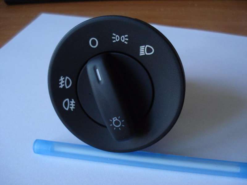 Ключ / Копче за фарове Skoda octavia 2 ( ключ главни светлини шкода )