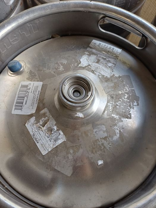 Bazine inox curate cu dop cu filet ce închide perfect