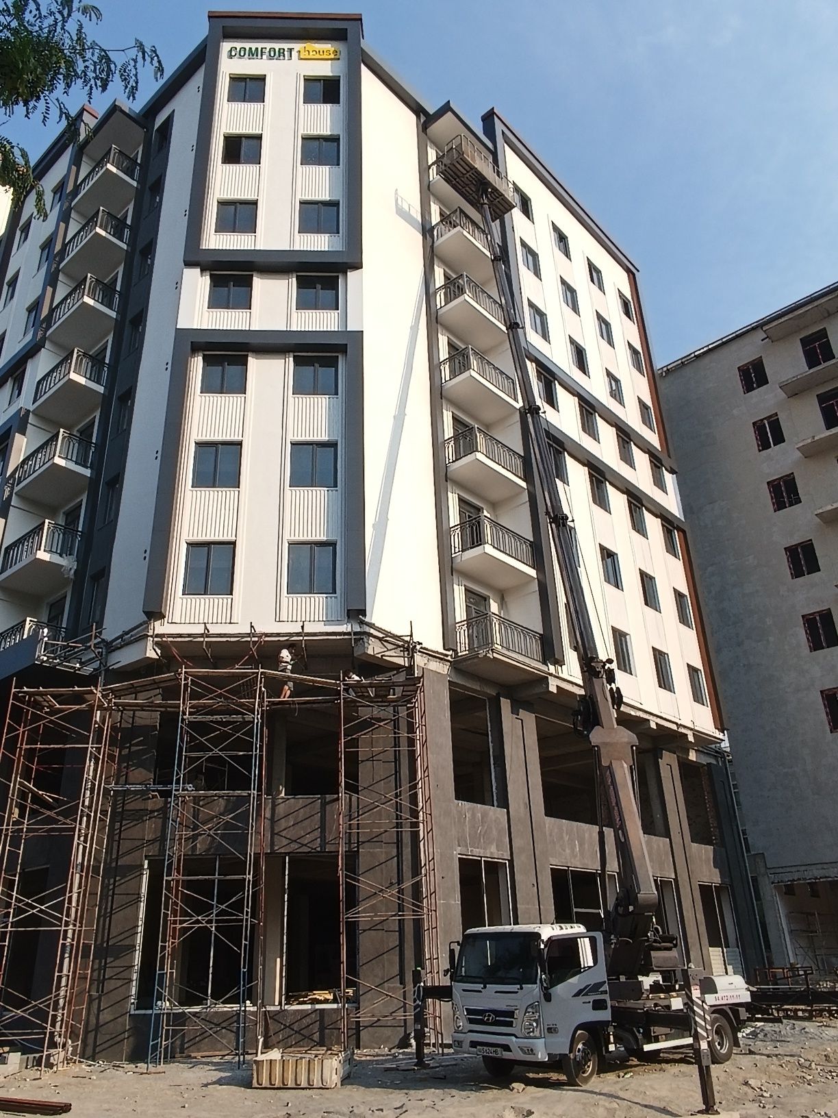 Автовишка хизмати водий буйлаб хизмат курсатамиз ап 17 ,18 ,22, 30 м