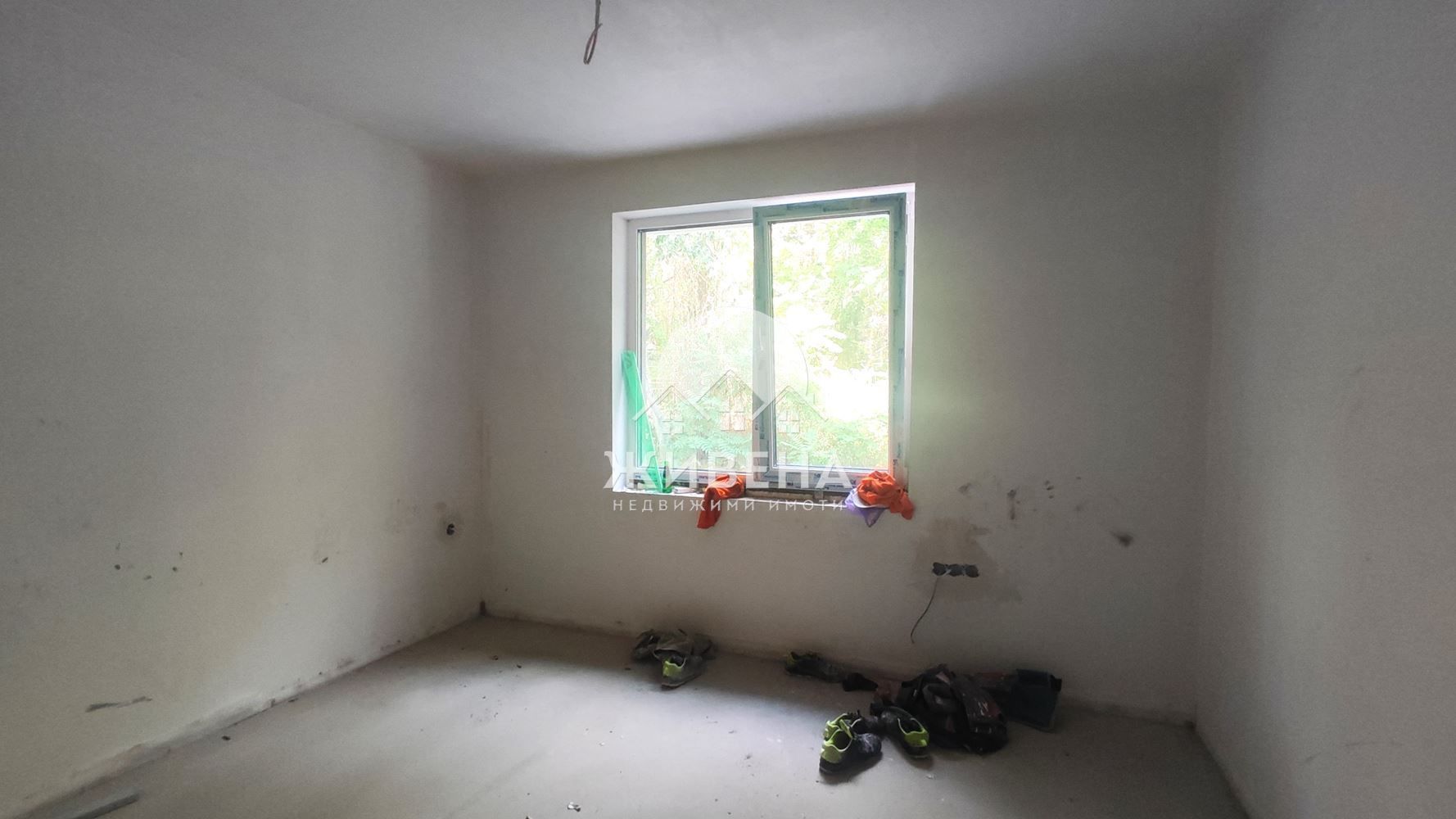 3-стаен апартамент, АКТ 14, Базар Левски, 83 кв.м, собствен двор + 2
