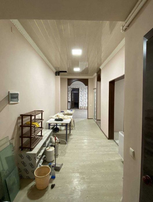 2 каватли 5 хонали+ подвал 1,7 сотокдан иборат булган ховли сотилмокда