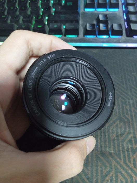 canon ef 50mm, f/ 1.8