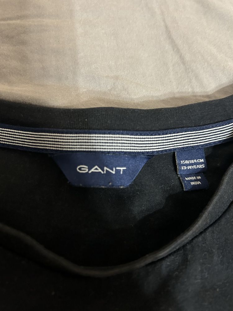 Продавам тениска на Gant