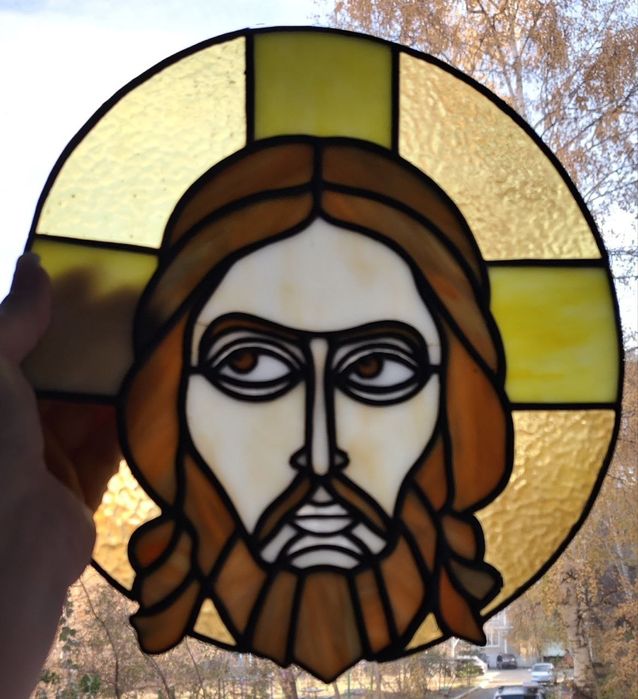 витражное изделие с изображением Иисуса