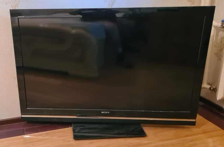 Телевизор + видеомагнитофон + DVD + караоке + микрофоны 3 шт