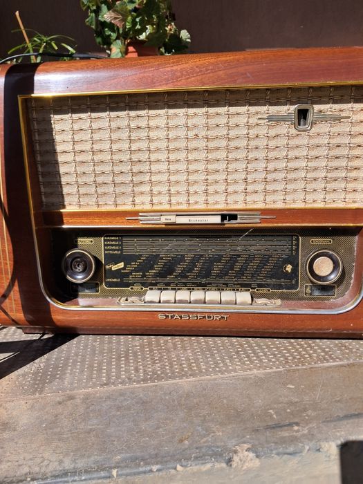 Aparat radio cu lămpi