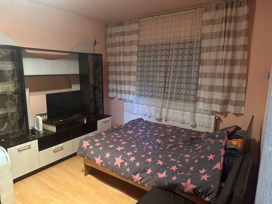 Închiriez garsoniera in Petrila