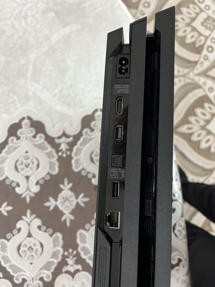 Playstation 4 pro 1 tb ideal