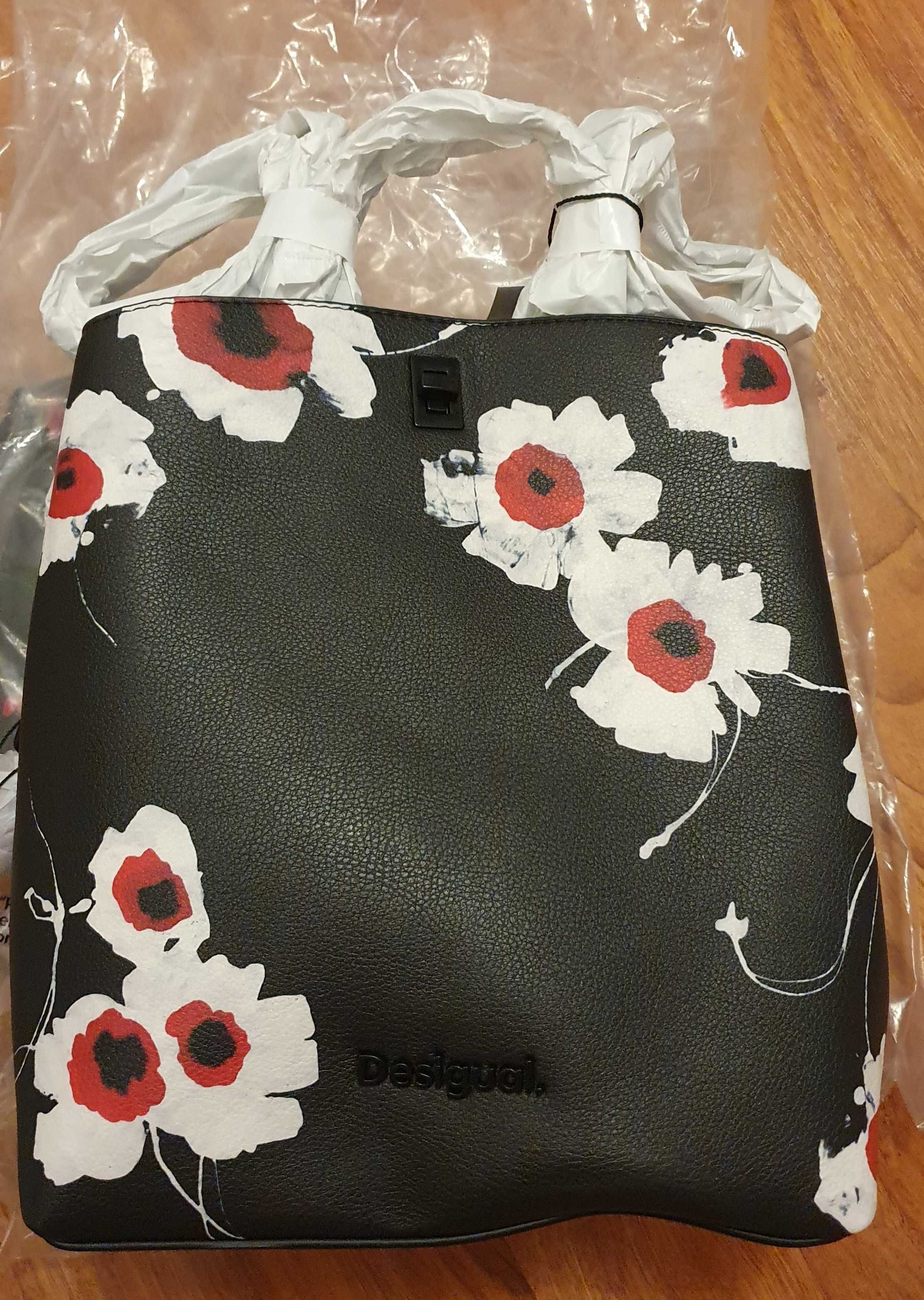 Vand rucsac Desigual nou, cu eticheta