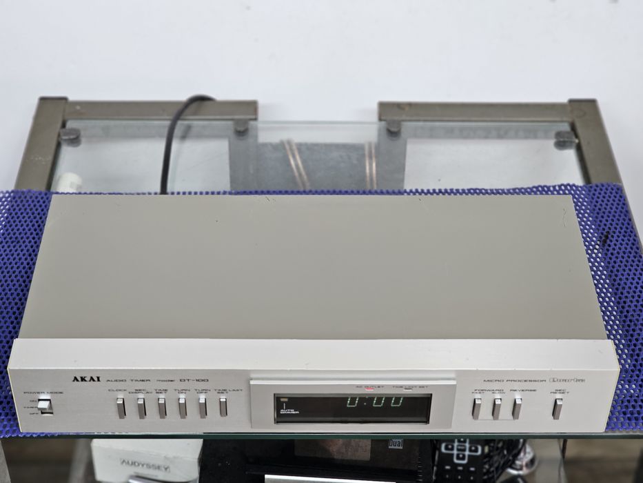 Timer Akai DT-100