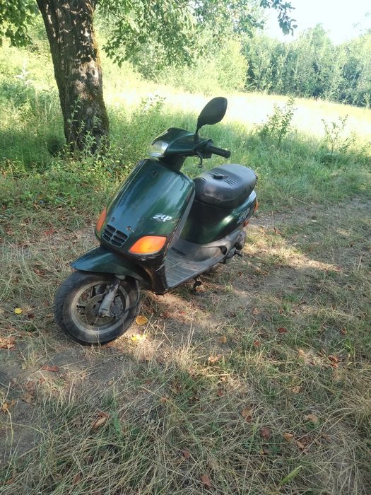 Vând scuter sau schimb preț 1300 mil