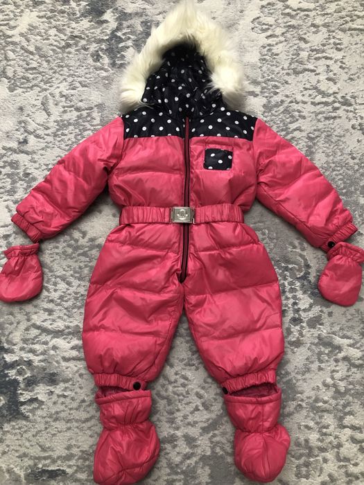 Продам комбинезон-пуховик Moncler