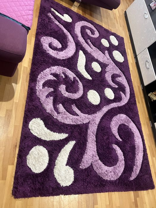 Coltar ,mobila si covor