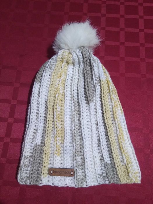 Шапка от мека хипоалергична прежда