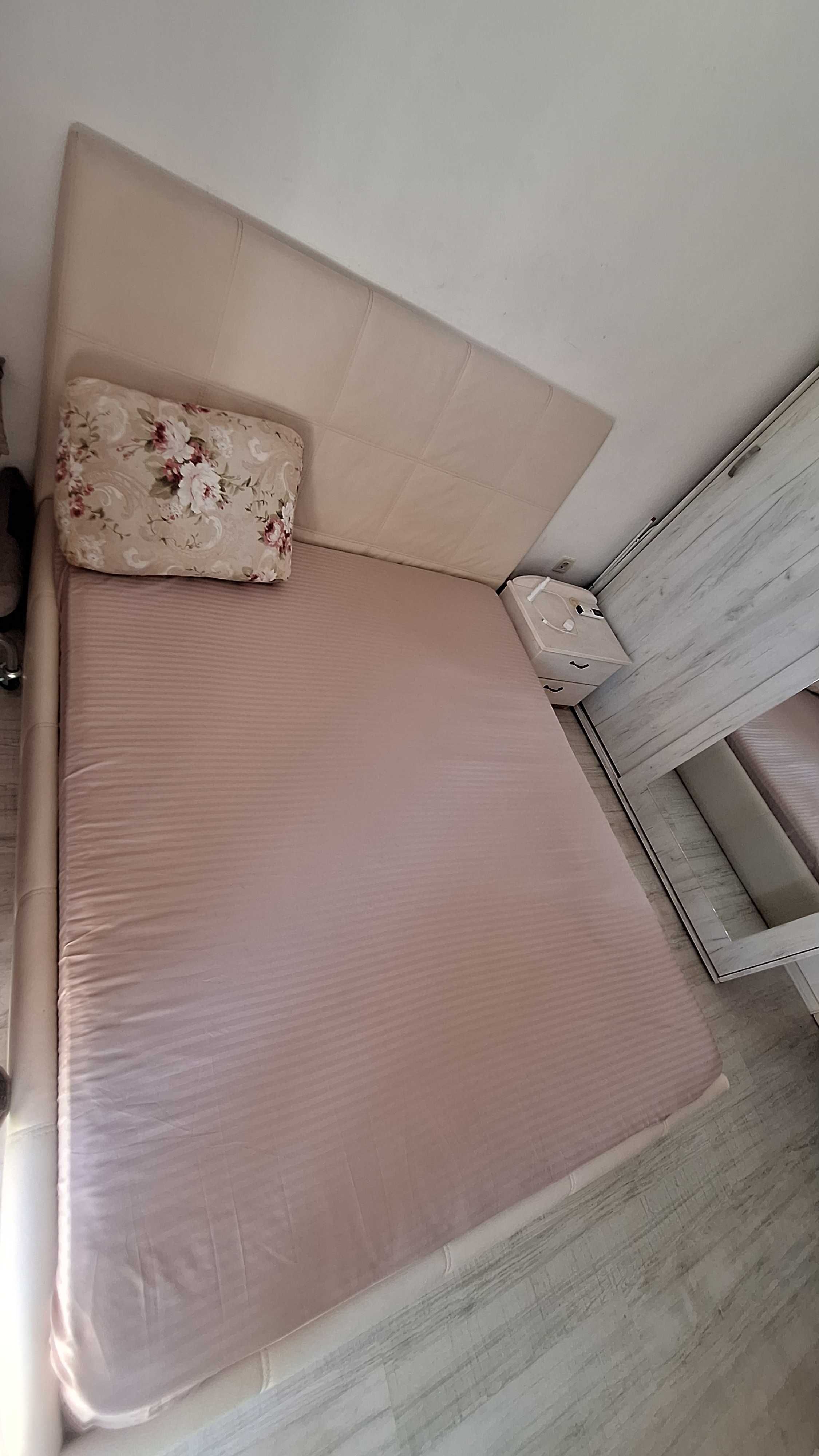 Спалня с естествена кожа 160/200+ 2бр. нощни шкафчета с р-р 60/40