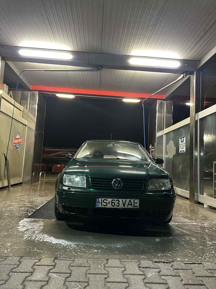 Volkswagen bora 1.6 Variante!