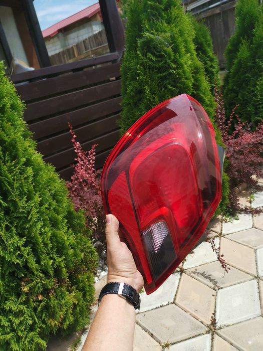 Stop stanga spate Opel astra j hatchback 2011/2012/2013/2014
