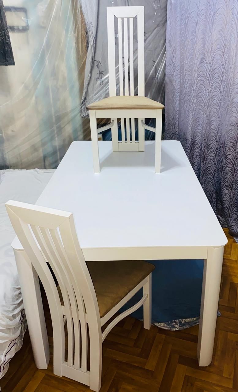 Срочно продам стол Малайзия 12стульв  + барную стойку  цена за все