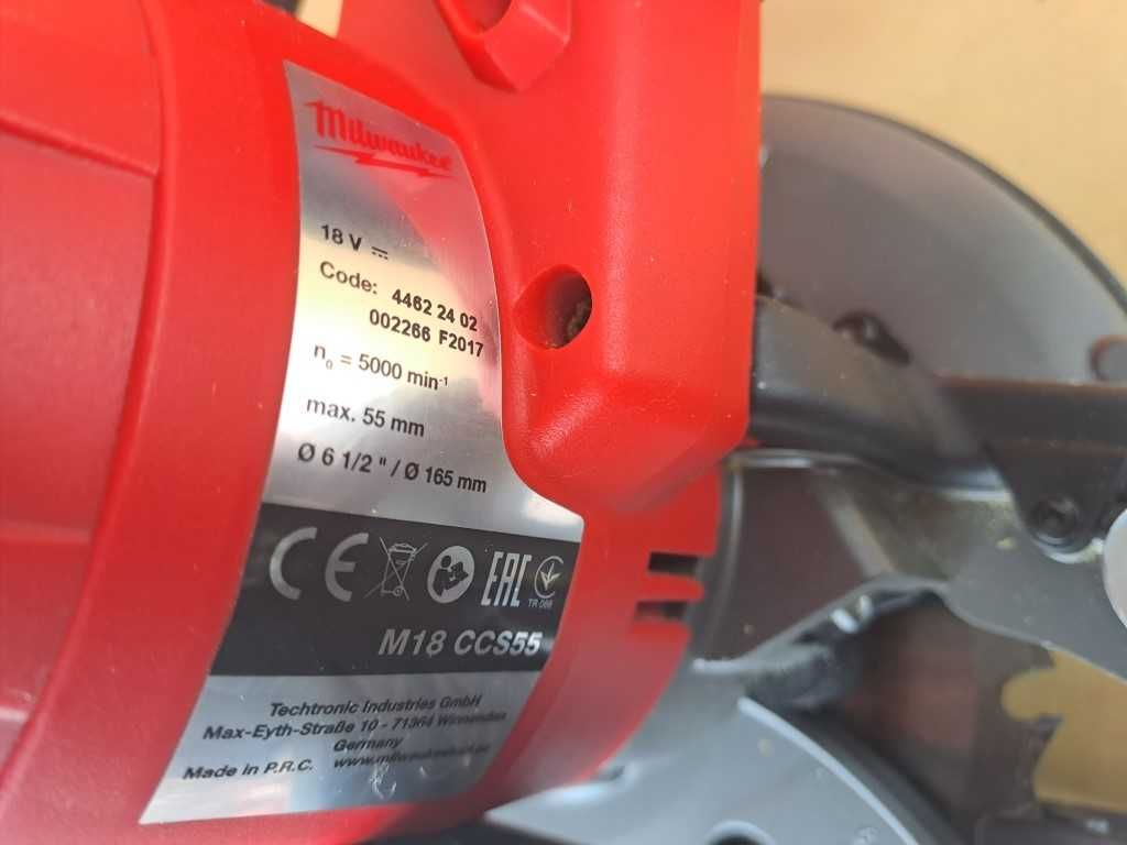 Milwaukee M18 CCS55 - акумулаторен ръчен циркуляр