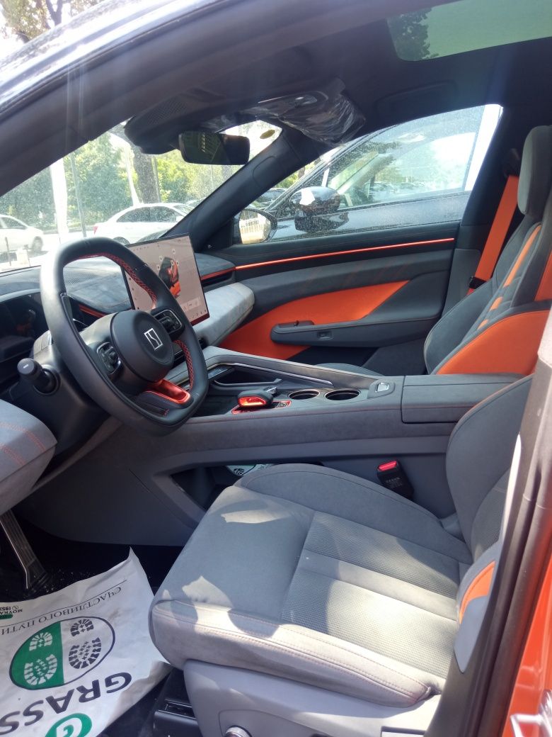 Zeekr 001 sport 656 avtosalondan 3yillik kafolat bilan