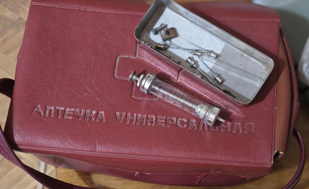 Продам вещи цена 1000 тг/шт