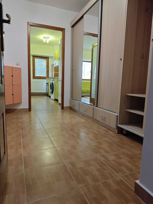 Închiriez garsonieră confort 1 sporit /2 camere