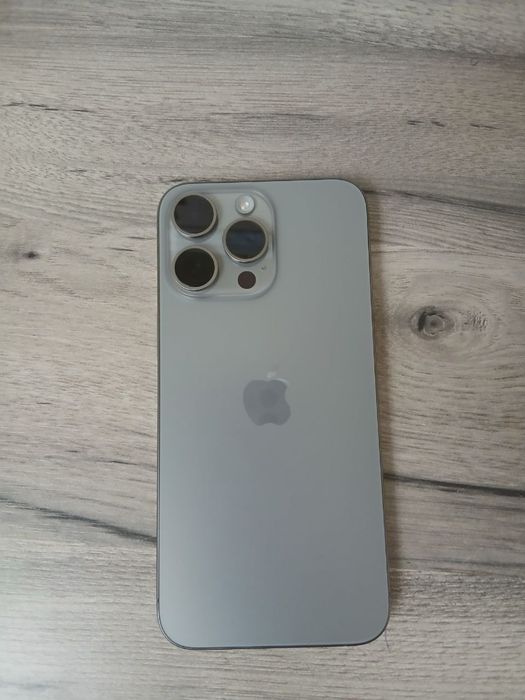 Iphone 15 pro max Natural Titan