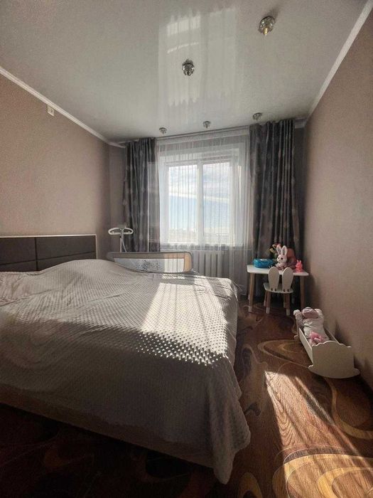 Продам 2 комнатную ленинградку в центре города