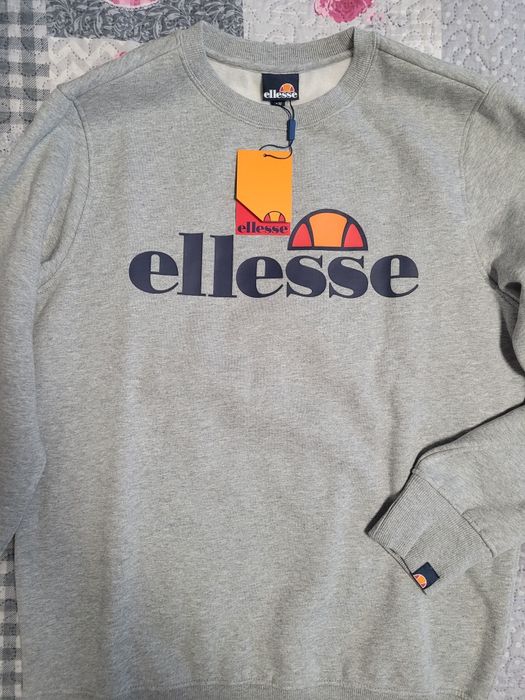 Bluze Ellesse , Urgent