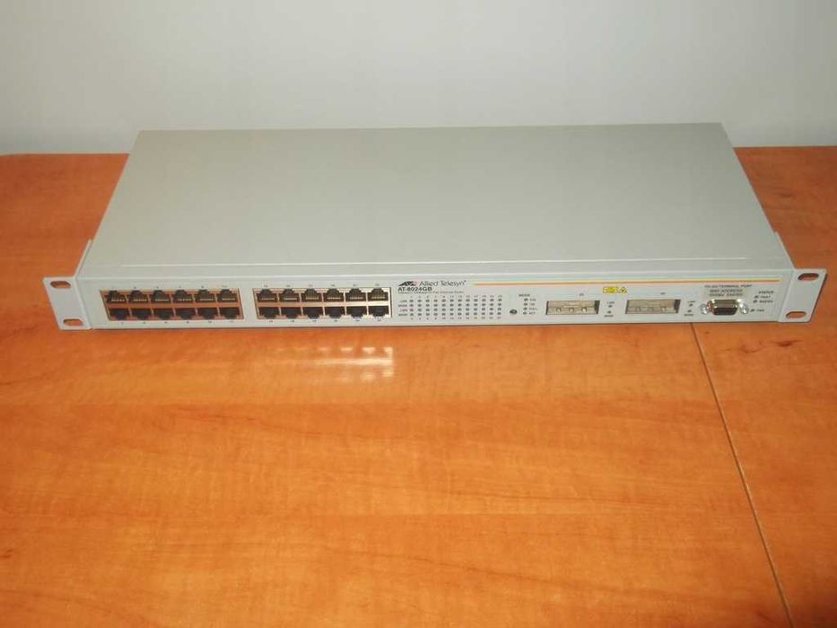 Switch de retea Allied Telesis AT-8024GB 24 Porturi