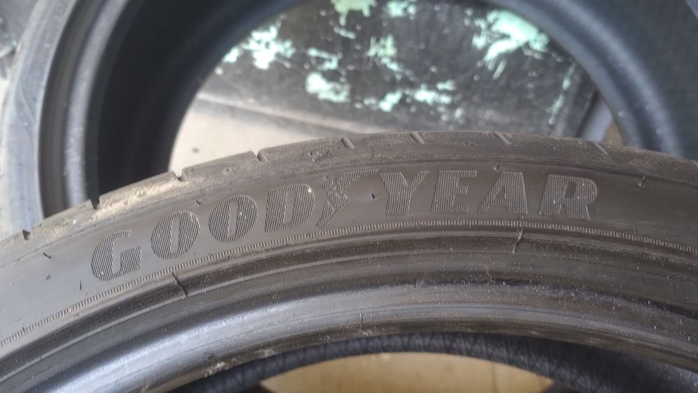 245/35/20 Goodyear