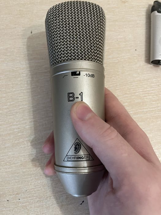 Микрофон b-1  behringer